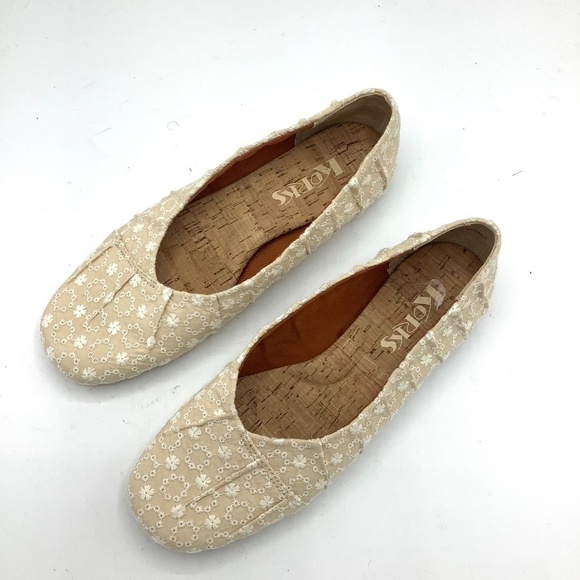 Korks Palmer Beige White Floral Eyelet Slip On  Flats 7 - Picture 3 of 12